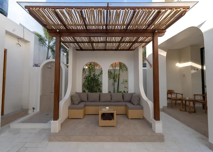 Laterra House 3*